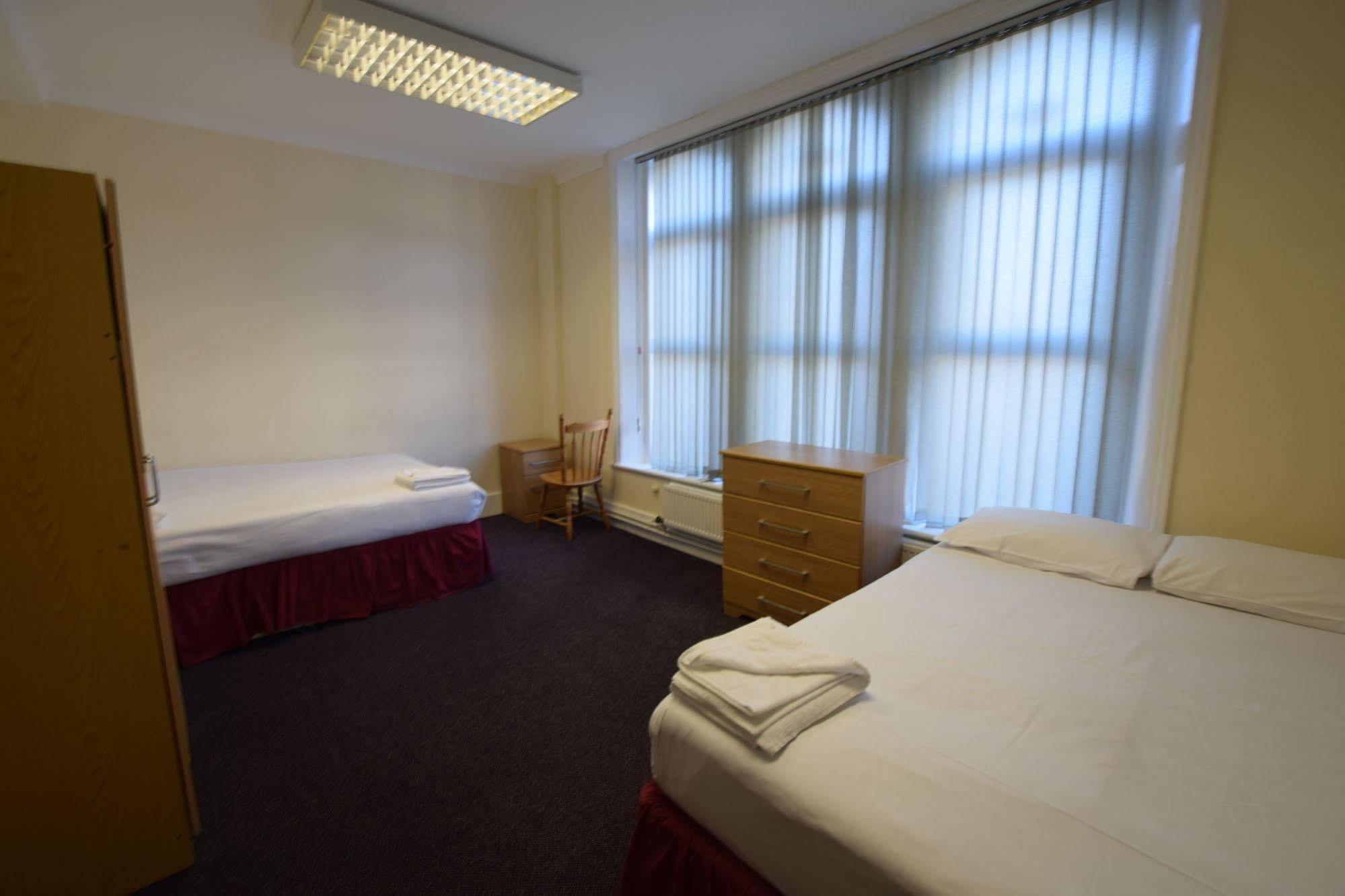York Hotel Ілфорд Екстер'єр фото