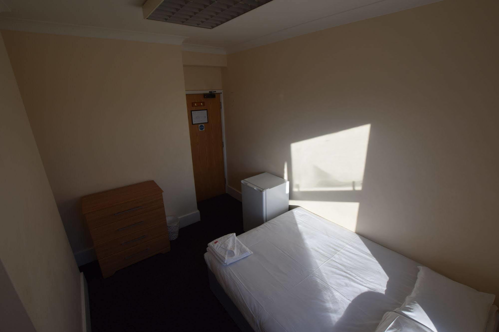 York Hotel Ілфорд Екстер'єр фото