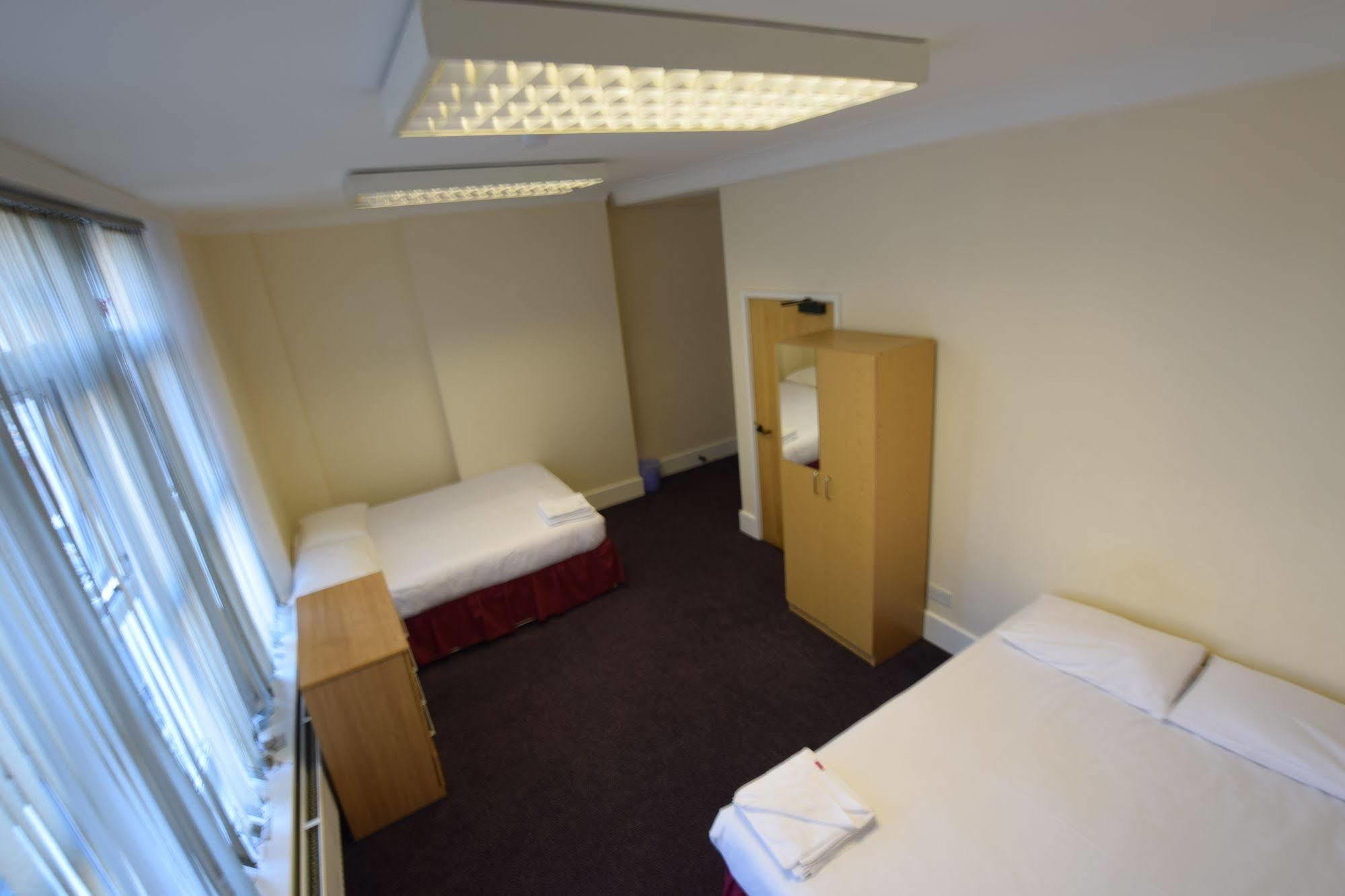 York Hotel Ілфорд Екстер'єр фото