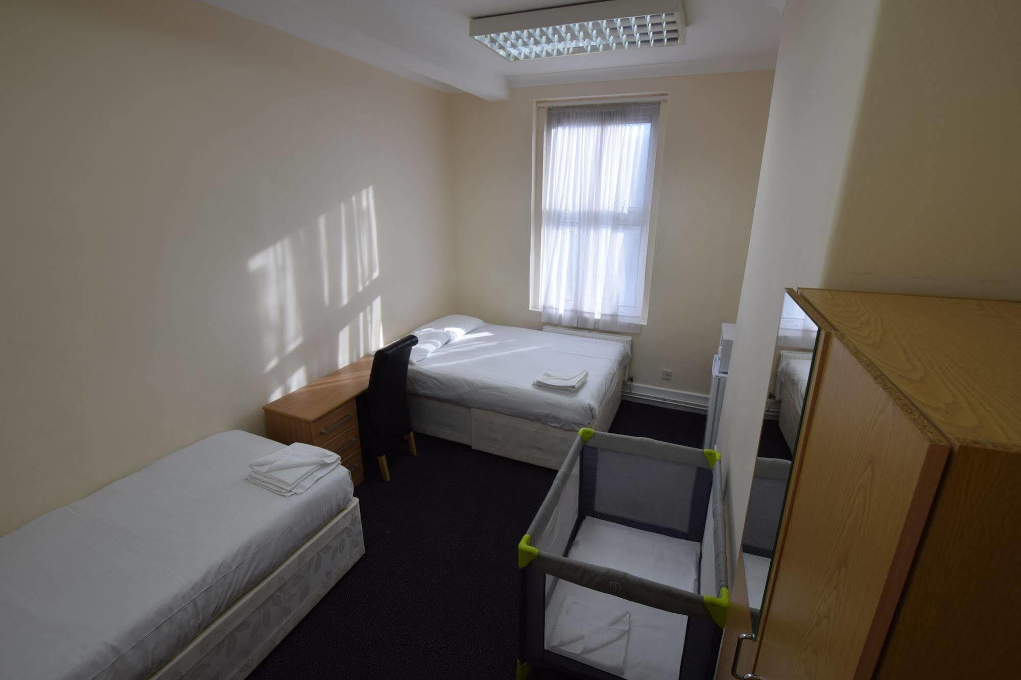 York Hotel Ілфорд Екстер'єр фото