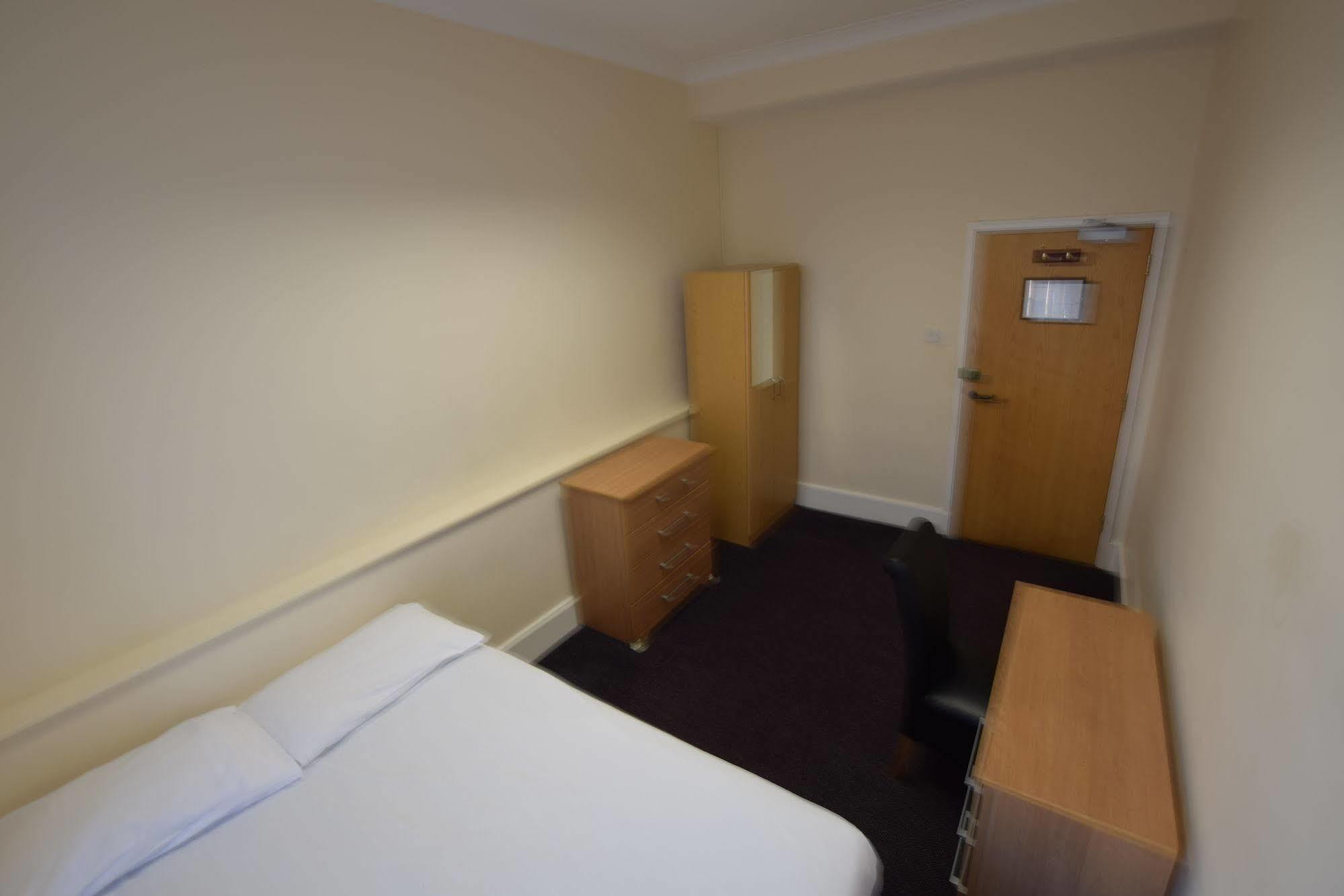 York Hotel Ілфорд Екстер'єр фото